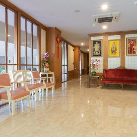 J&Y Hotel Latphrao 35 Bangkok Kültér fotó