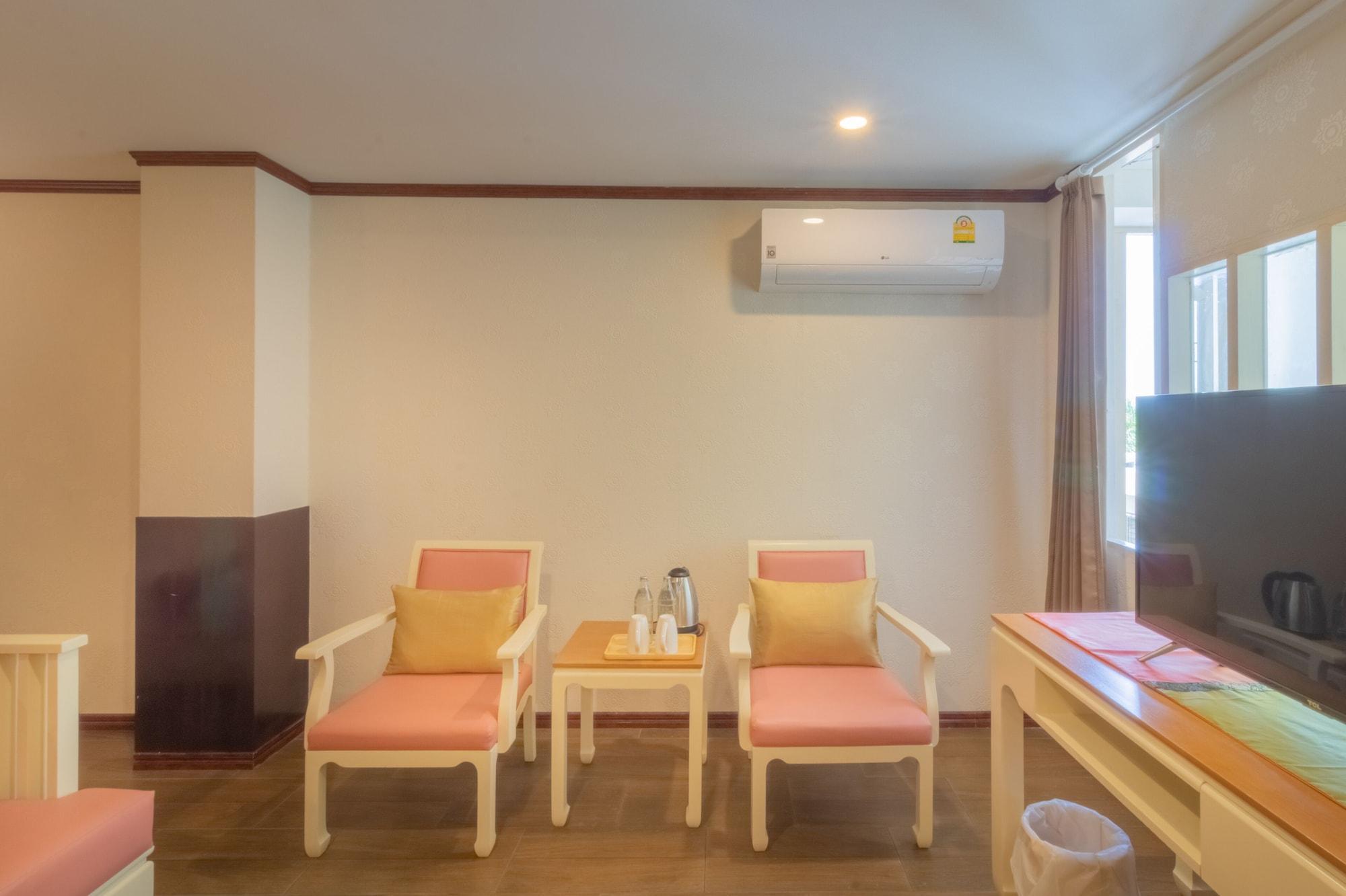 J&Y Hotel Latphrao 35 Bangkok Kültér fotó