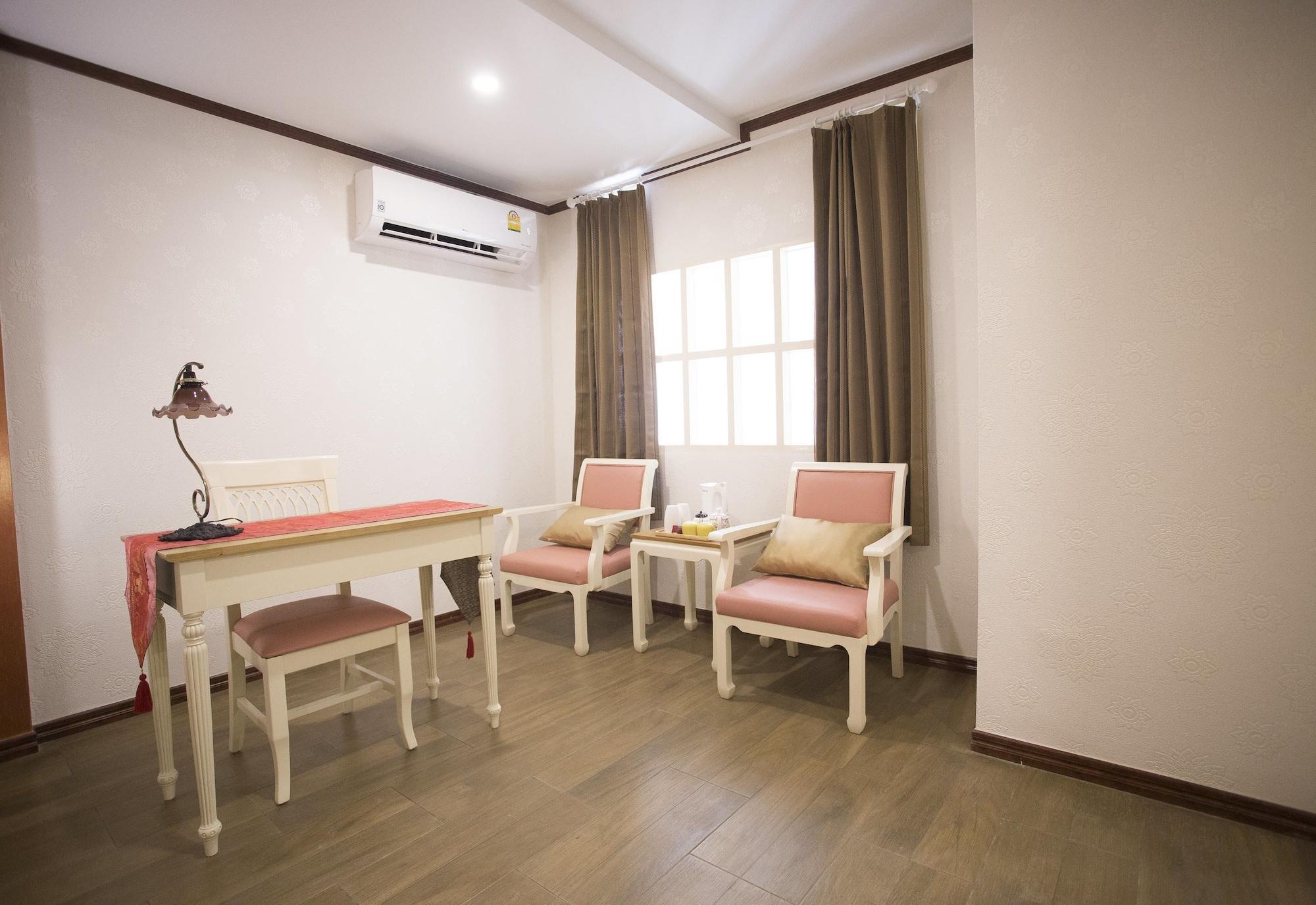 J&Y Hotel Latphrao 35 Bangkok Kültér fotó
