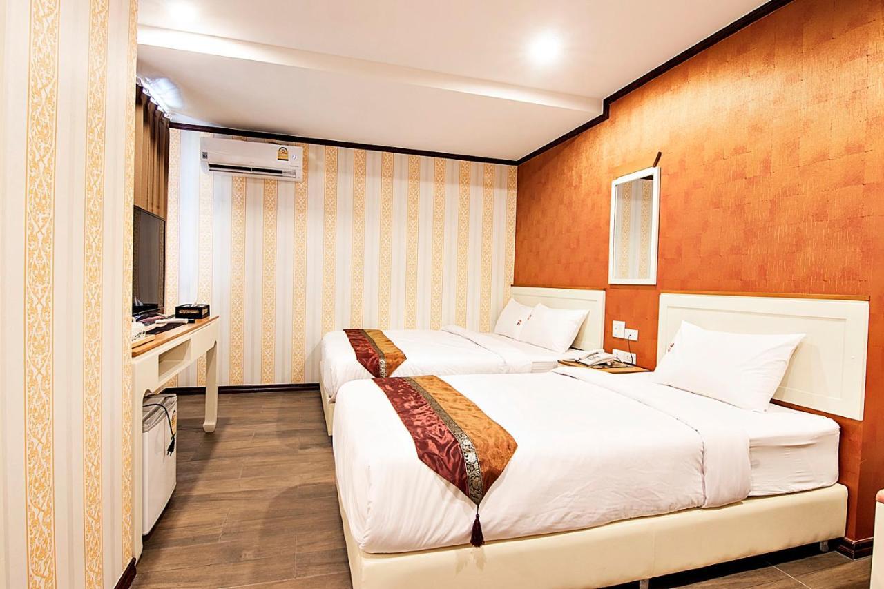 J&Y Hotel Latphrao 35 Bangkok Kültér fotó