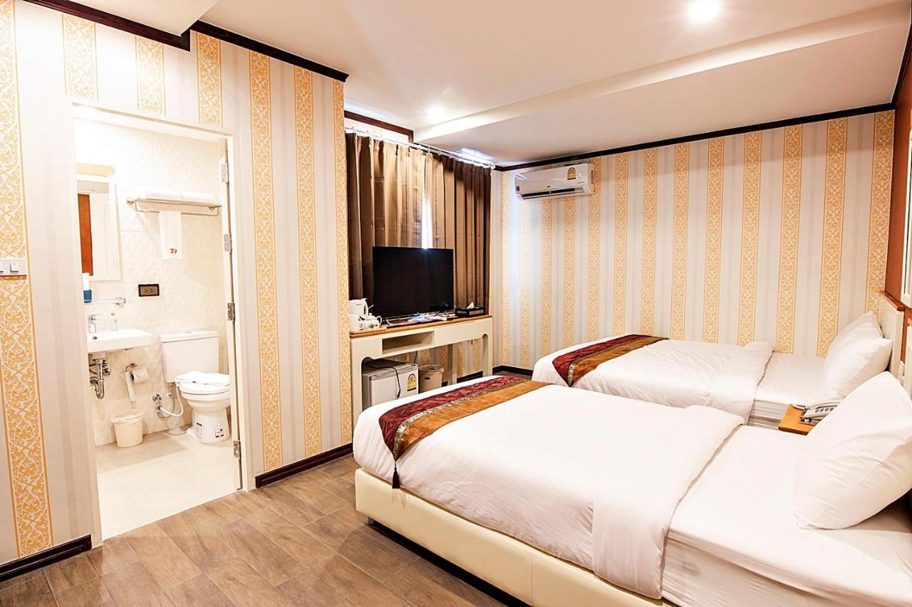 J&Y Hotel Latphrao 35 Bangkok Kültér fotó