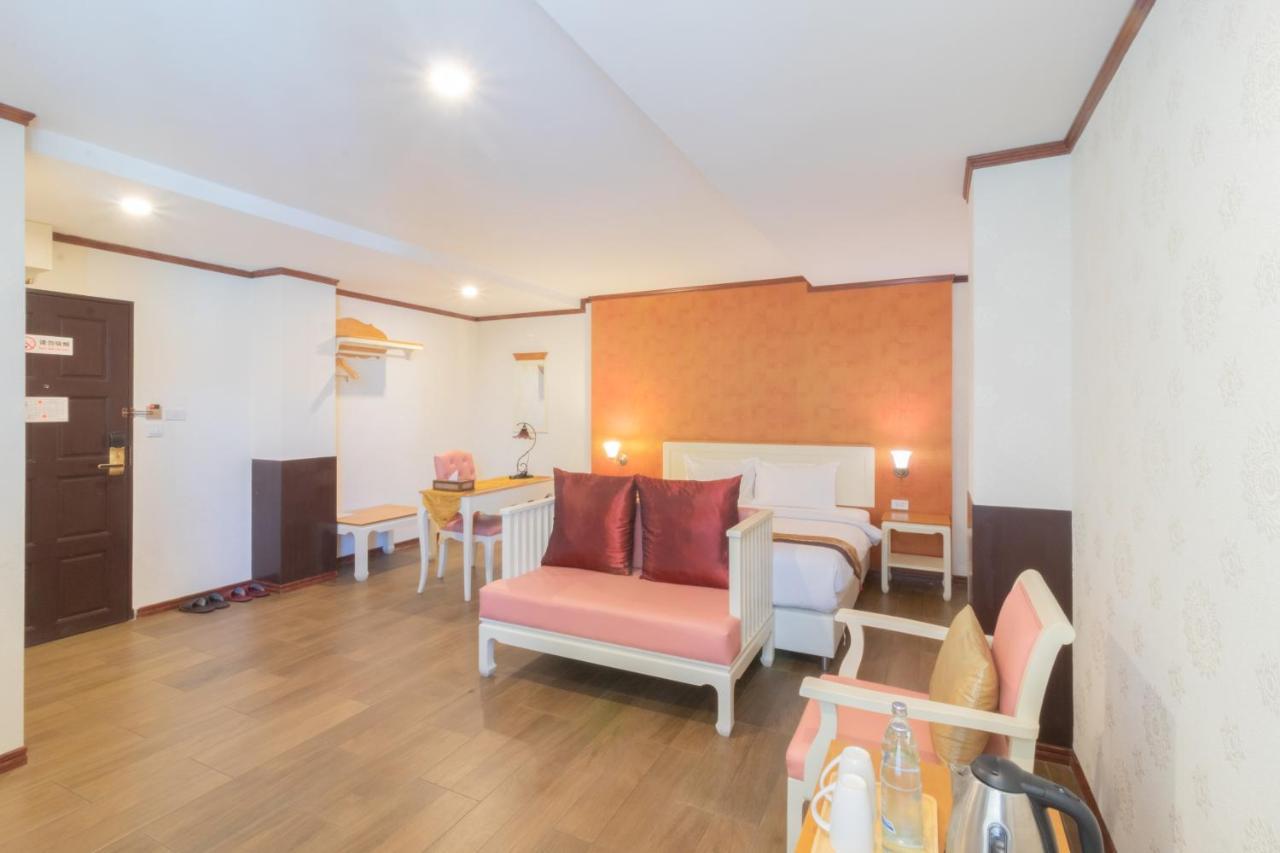 J&Y Hotel Latphrao 35 Bangkok Kültér fotó